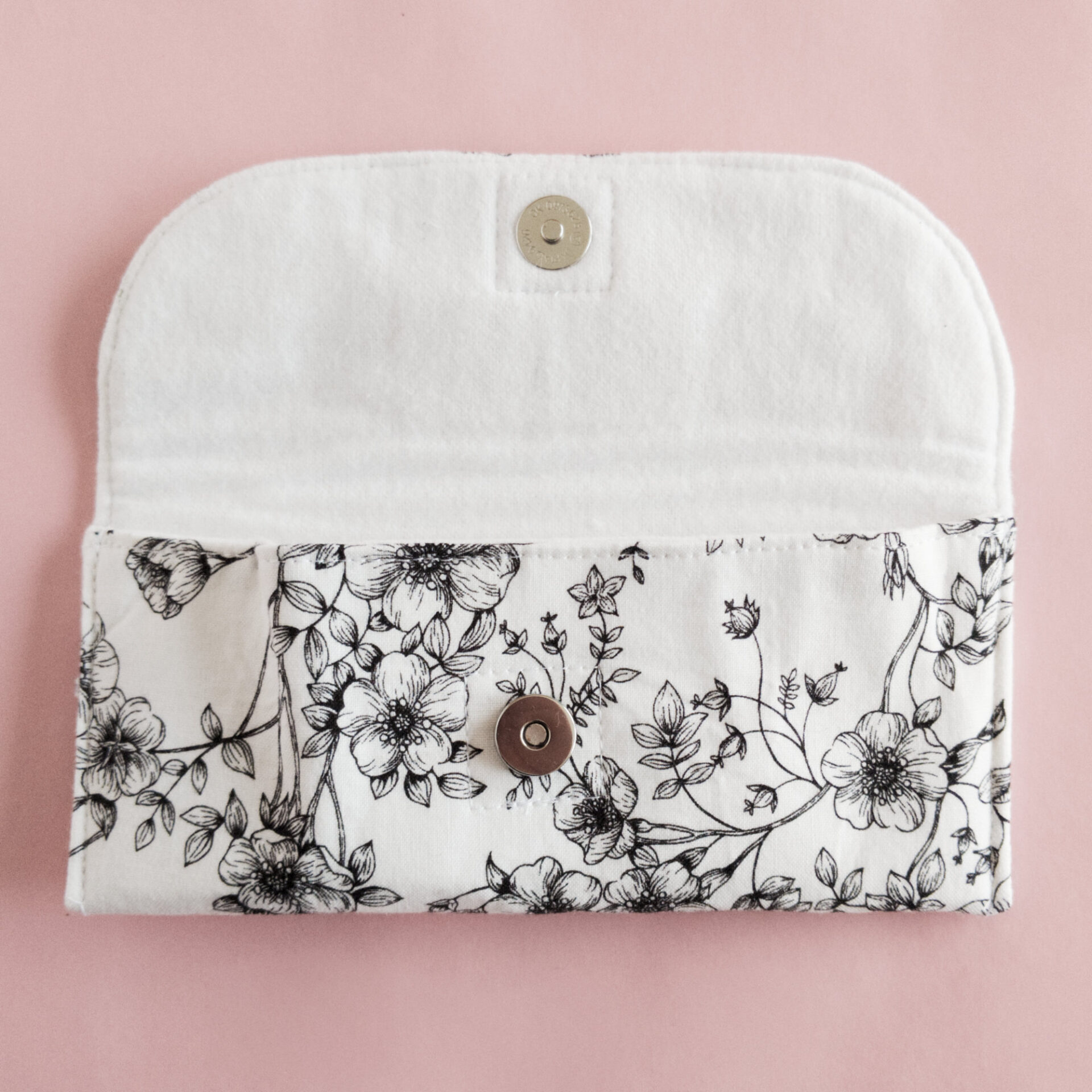 Readers Holder with Open Flap