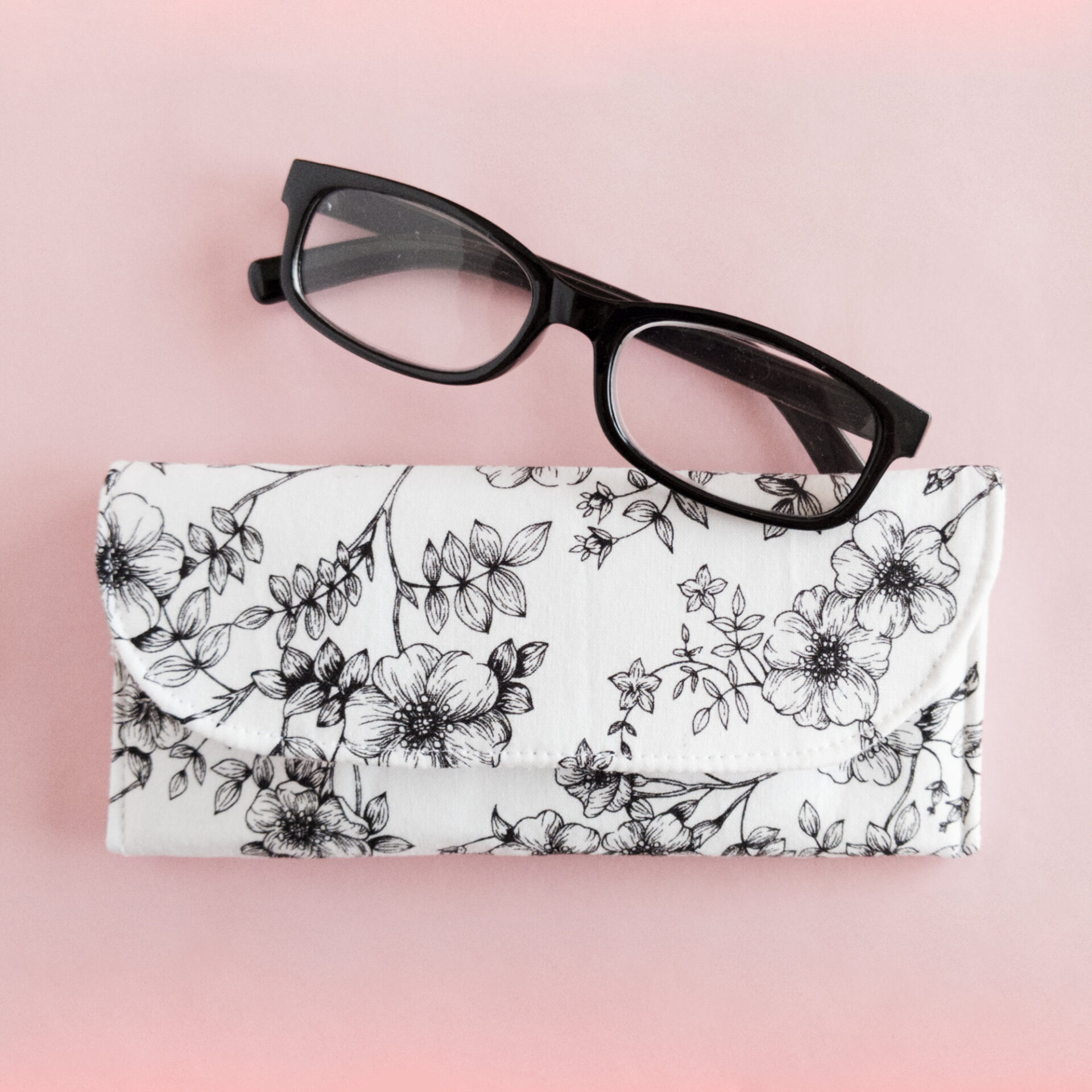 Black and White Floral Glasses Case